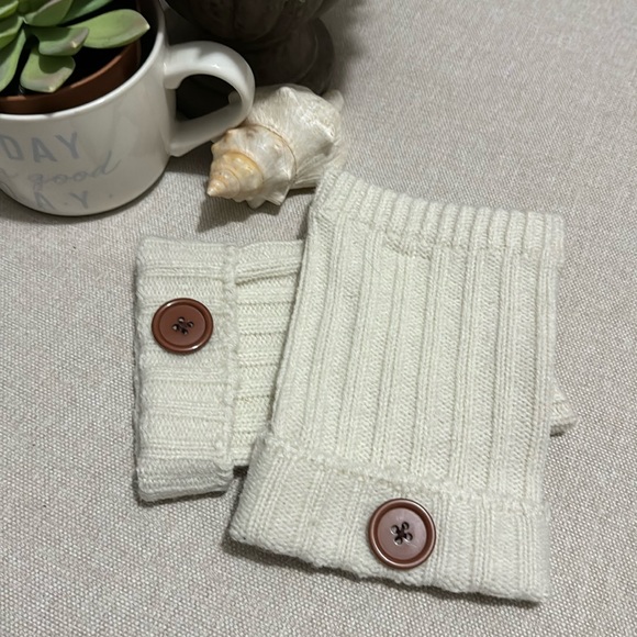 Free With $25 Purchase-Knit Boot Cuffs-Cream-GUC-Steve Madden - Picture 2 of 8